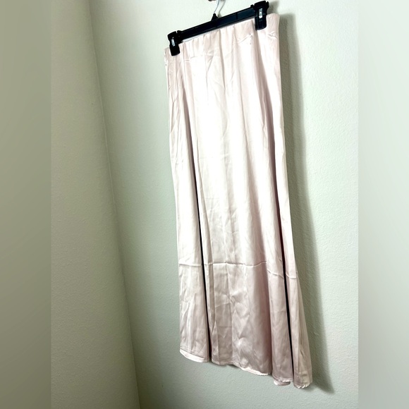 NWT Satin Mermaid Skirt In Champagne Size Medium - Picture 12 of 14